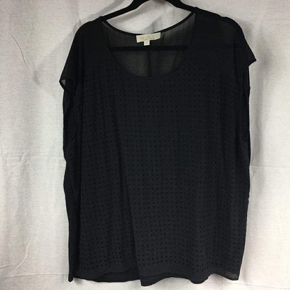 Olive & Oak 3X black polka dot short sleeved top double layered